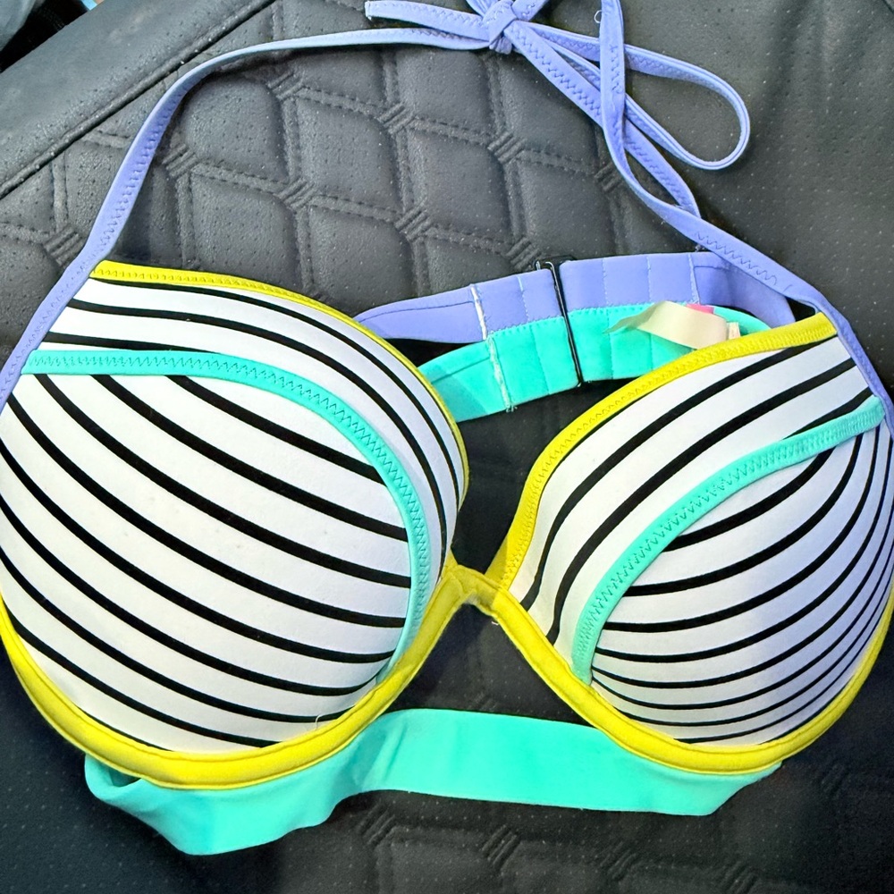 VS Striped Multicolor Bikini Top 36C